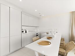 Fourteen at Mullet Bay