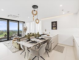 Fourteen at Mullet Bay