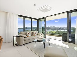 Fourteen at Mullet Bay