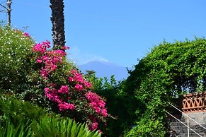 Villa With Garden in Sicily Near the sea