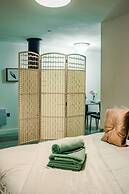 Bv Cosy Basement Apartment At Conditioning House