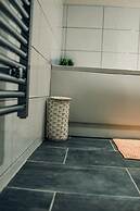 Bv Cosy Basement Apartment At Conditioning House