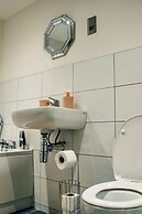 Bv Cosy Basement Apartment At Conditioning House