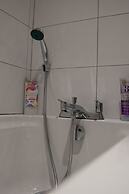 Bv Cosy Basement Apartment At Conditioning House