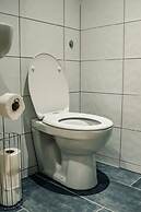 Bv Cosy Basement Apartment At Conditioning House