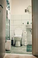 Bv Cosy Basement Apartment At Conditioning House