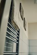 Bv Cosy Basement Apartment At Conditioning House