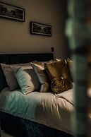 Bv Cosy Basement Apartment At Conditioning House