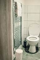 Bv Cosy Basement Apartment At Conditioning House