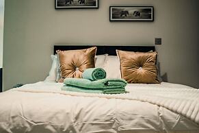 Bv Cosy Basement Apartment At Conditioning House