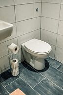 Bv Cosy Basement Apartment At Conditioning House