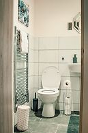 Bv Cosy Basement Apartment At Conditioning House