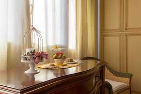 The Mulberries Three Bedroom and two Bathroom Apartment