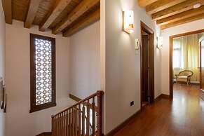 The Mulberries Three Bedroom and two Bathroom Apartment