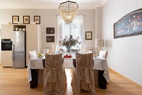 Casa Luca in Lucca With 2 Bedrooms and 2 Bathrooms