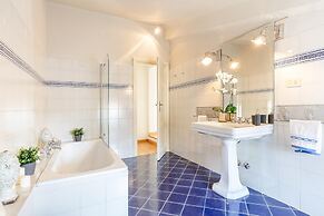 Casa Luca in Lucca With 2 Bedrooms and 2 Bathrooms