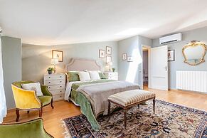 Casa Luca in Lucca With 2 Bedrooms and 2 Bathrooms