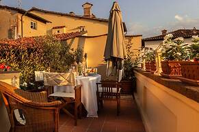 Casa Luca in Lucca With 2 Bedrooms and 2 Bathrooms