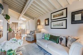 Casa Laura a Terrace Above Lucca