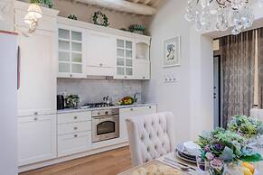 Casa Laura a Terrace Above Lucca