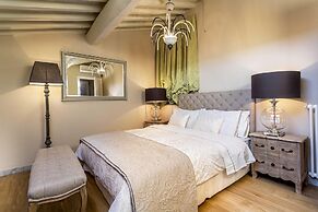 Casa Laura a Terrace Above Lucca