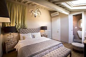 Casa Laura a Terrace Above Lucca