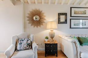 Casa Laura a Terrace Above Lucca