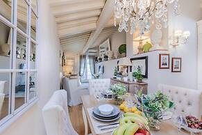 Casa Laura a Terrace Above Lucca