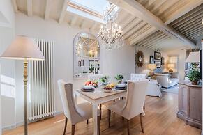 Casa Laura a Terrace Above Lucca