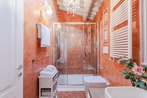 Casa Laura a Terrace Above Lucca