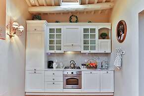 Casa Laura a Terrace Above Lucca