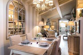 Casa Laura a Terrace Above Lucca