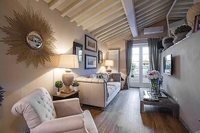 Casa Laura a Terrace Above Lucca