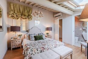 Casa Laura a Terrace Above Lucca