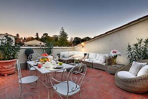 Casa Laura a Terrace Above Lucca