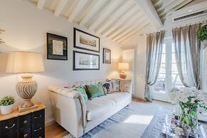 Casa Laura a Terrace Above Lucca