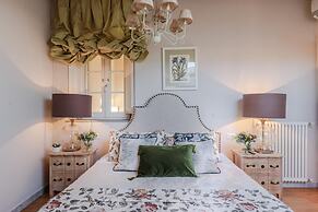 Casa Laura a Terrace Above Lucca