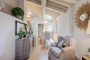 Casa Laura a Terrace Above Lucca