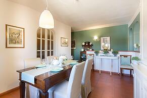 Casa Baino in Lucca With 2 Bedrooms and 1 Bathrooms