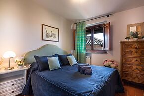 Casa Baino in Lucca With 2 Bedrooms and 1 Bathrooms