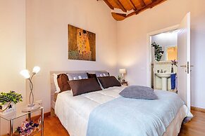 Kinzia Farmhouse Apartment