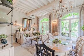 La Casina in Lucca With 2 Bedrooms and 3 Bathrooms