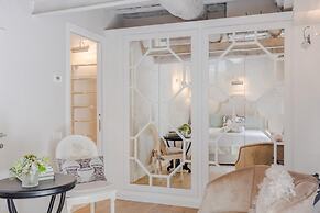 La Casina in Lucca With 2 Bedrooms and 3 Bathrooms