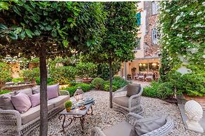 La Casina in Lucca With 2 Bedrooms and 3 Bathrooms