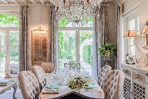 La Casina in Lucca With 2 Bedrooms and 3 Bathrooms