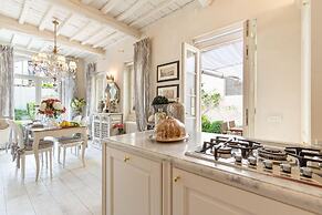 La Casina in Lucca With 2 Bedrooms and 3 Bathrooms