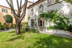 La Casina in Lucca With 2 Bedrooms and 3 Bathrooms