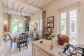 La Casina in Lucca With 2 Bedrooms and 3 Bathrooms