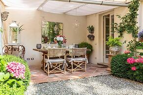 La Casina in Lucca With 2 Bedrooms and 3 Bathrooms