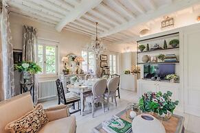 La Casina in Lucca With 2 Bedrooms and 3 Bathrooms